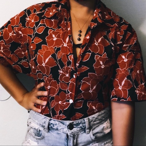 ❤️SOLD❤️Acacia mid pacific Re-purposed crop top - Picture 2 of 2